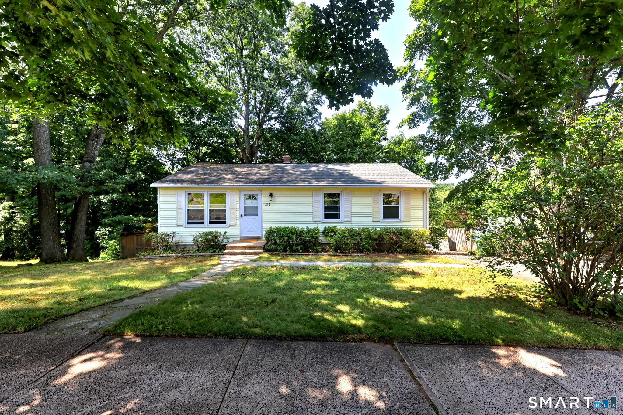 232 Anns Farm Road, Hamden