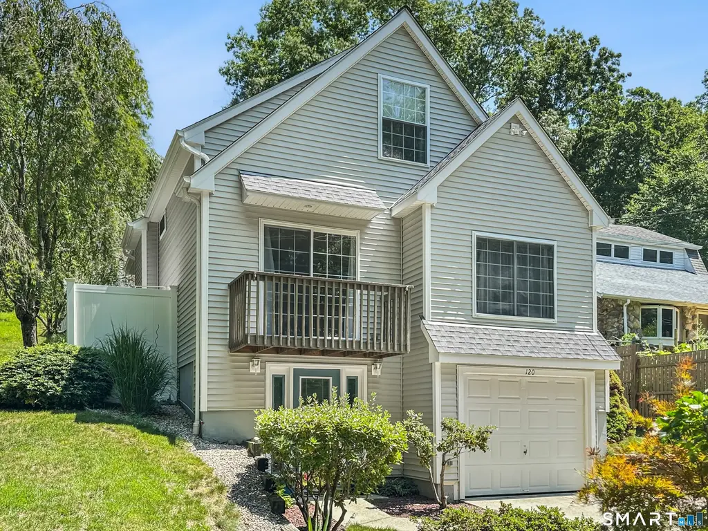 120 Giants Neck Road, East Lyme