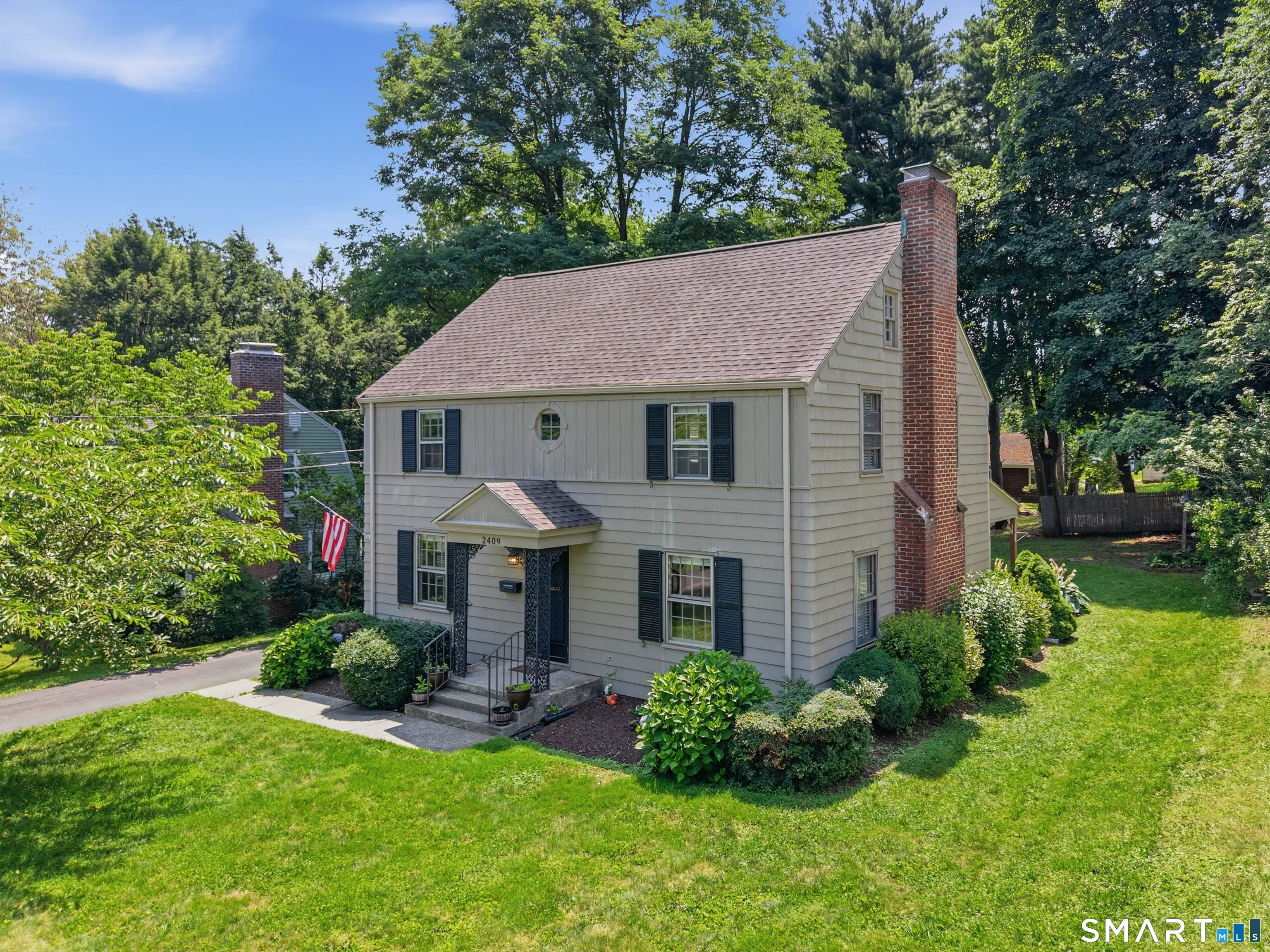 2409 Albany Avenue, West Hartford