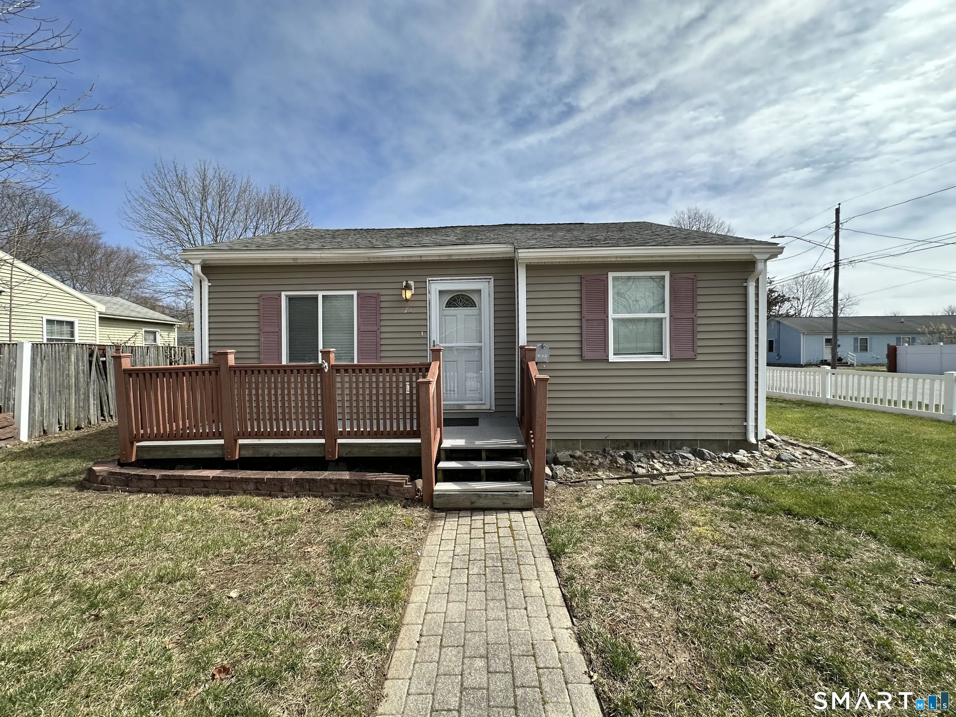 73 Midway Oval, Groton