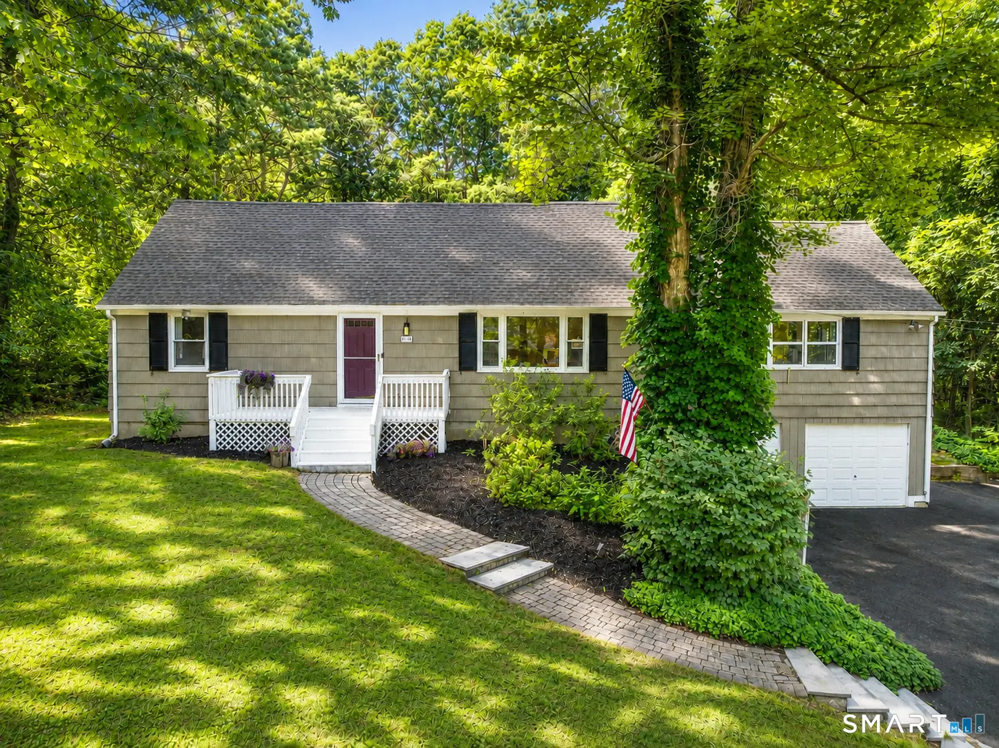 22 Willard Street, Simsbury