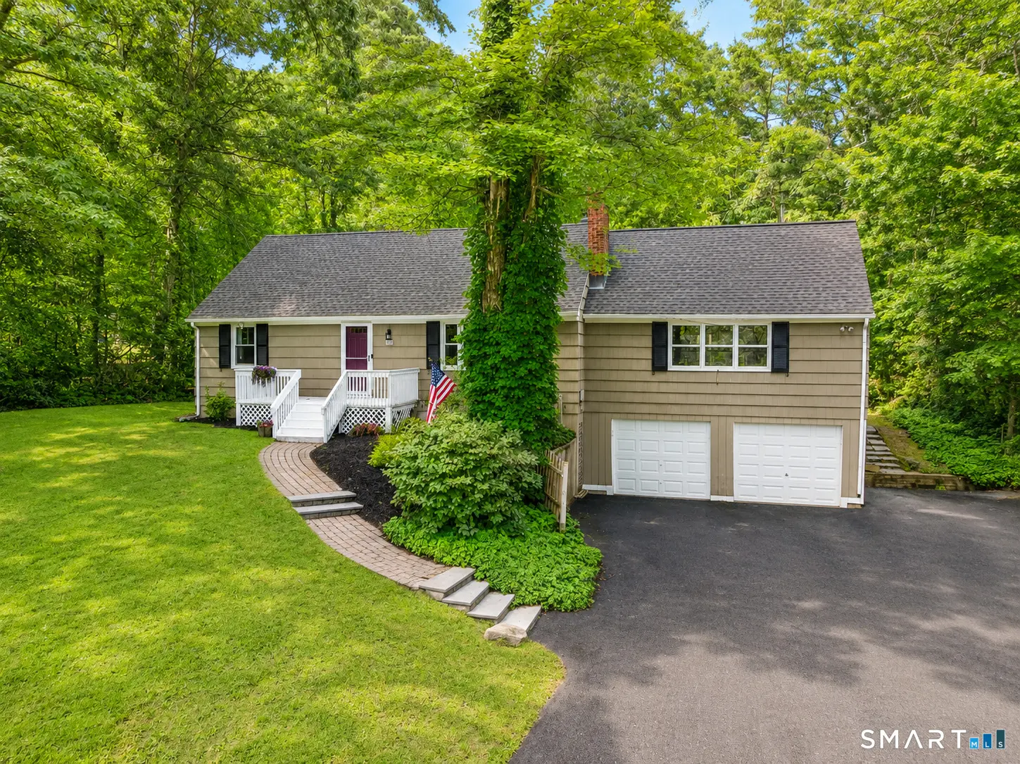 22 Willard Street, Simsbury