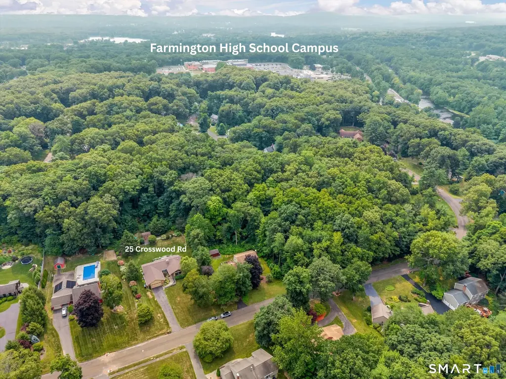 25 Crosswood Road, Farmington