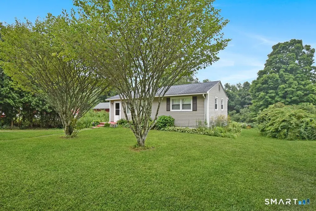 251 Gillette Road, New Hartford