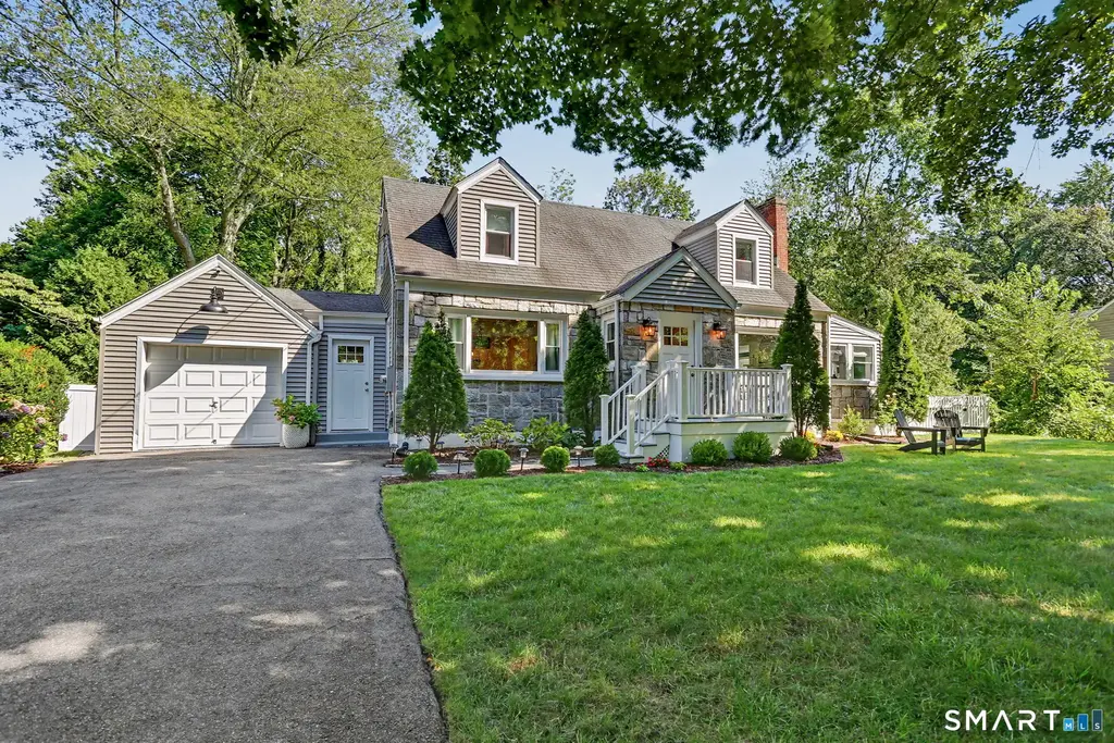 31 Melrose Avenue, Trumbull