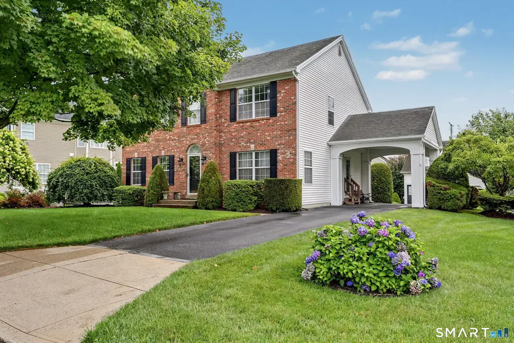 90 Lexington Way South, Milford