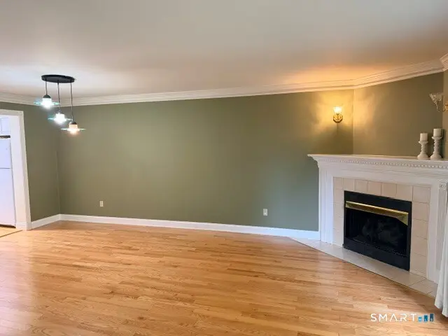 289 New Haven Avenue R, Milford