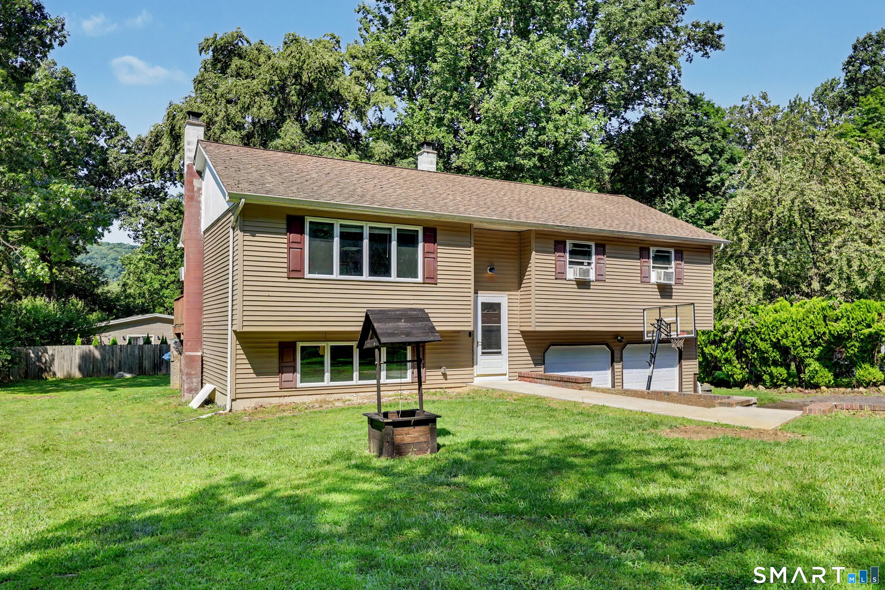 444 Candlewood Lake Road North, New Milford