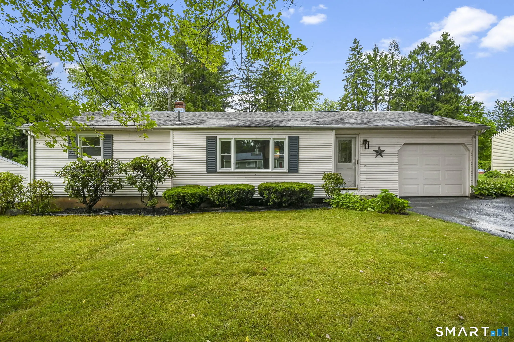 31 Meadowlark Road, Enfield