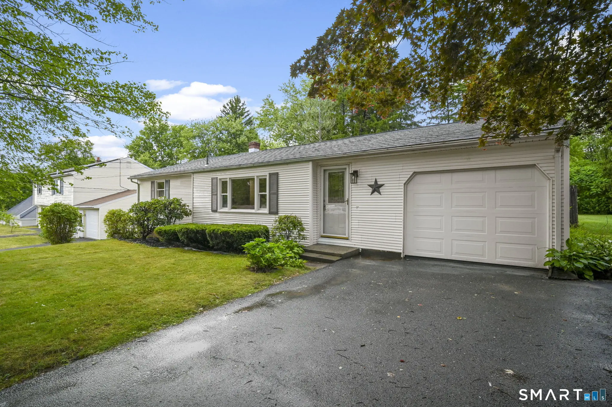 31 Meadowlark Road, Enfield