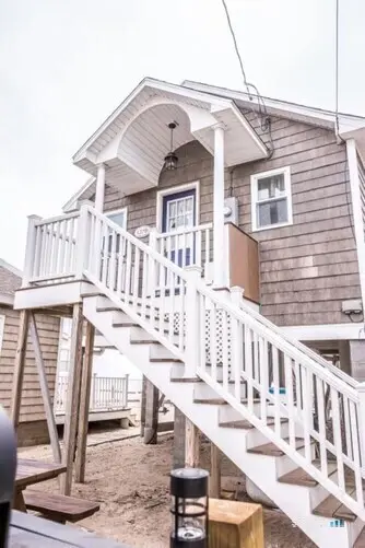 127 Shore Road, Clinton