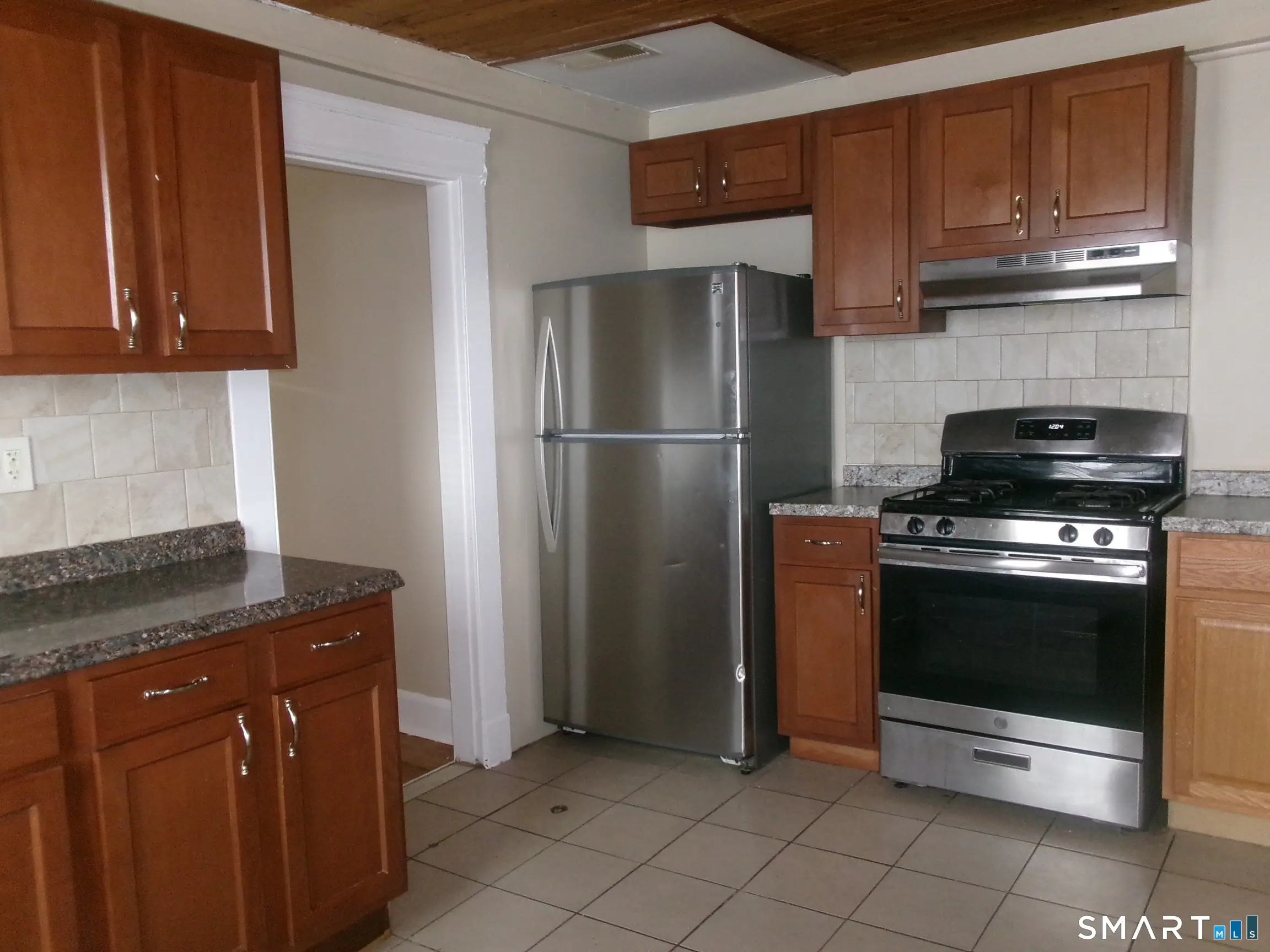 182 Oak Street, Waterbury