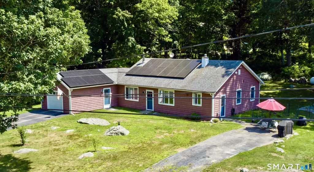 2 Hillcrest Drive, Stonington