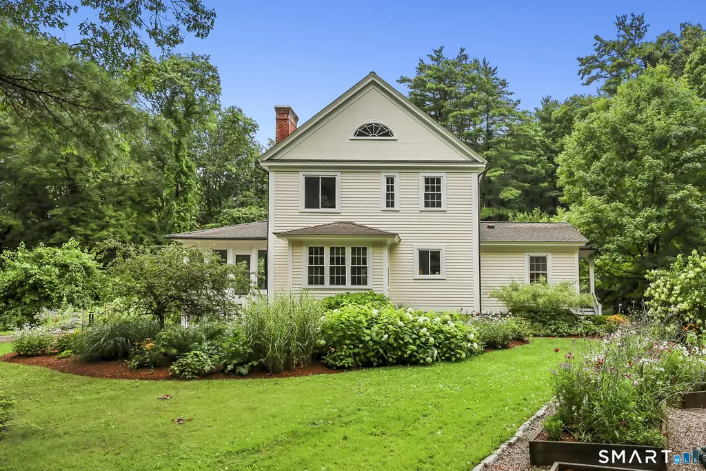 116 West Avon Road, Farmington