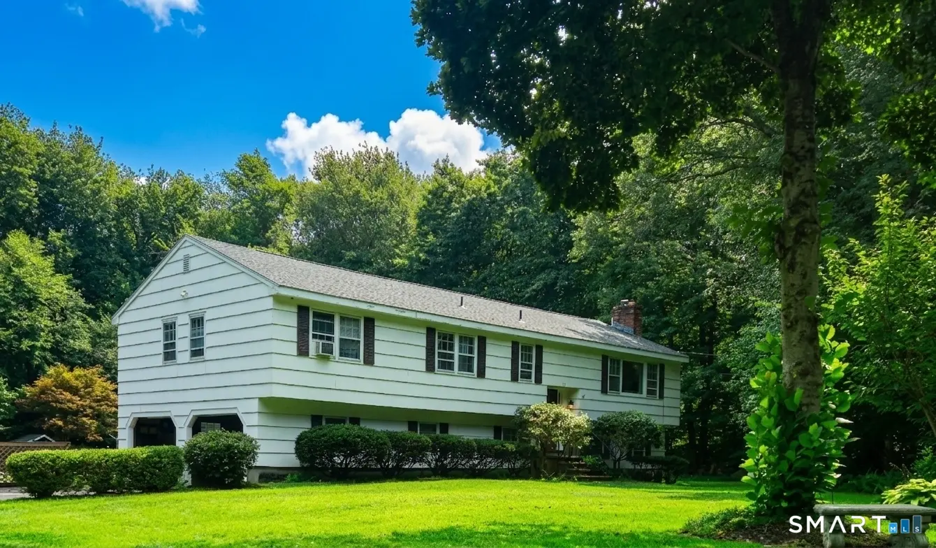 77 Pleasant Drive, Bethany