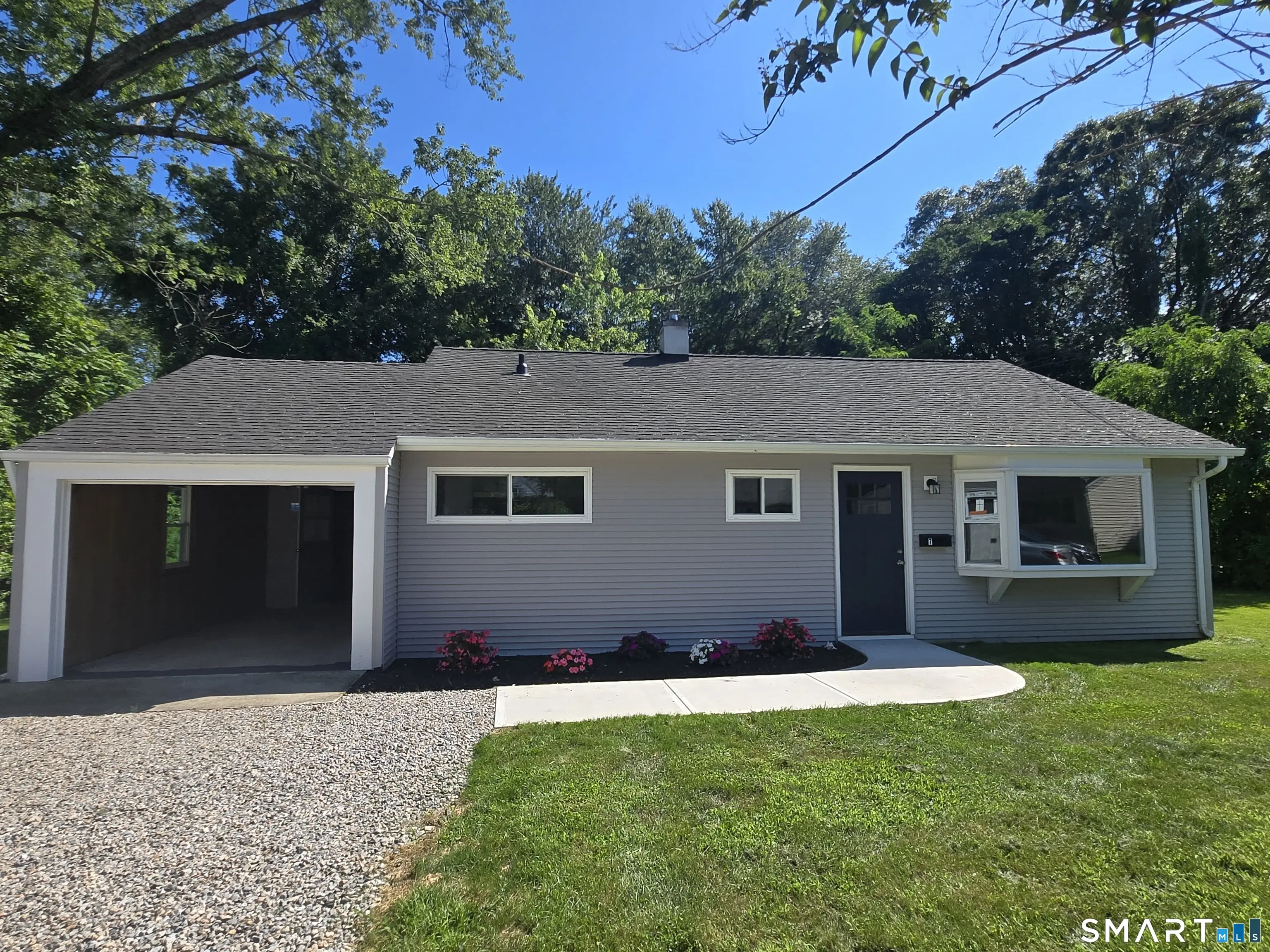 7 Carol Court, Groton