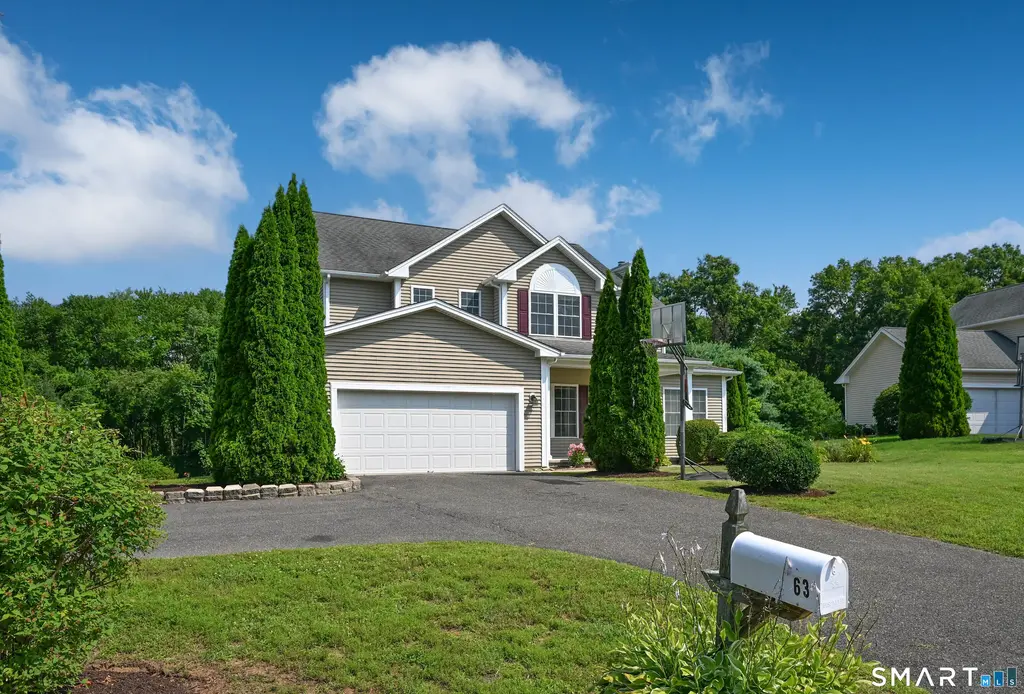 63 Meadow Brook Road, Brookfield