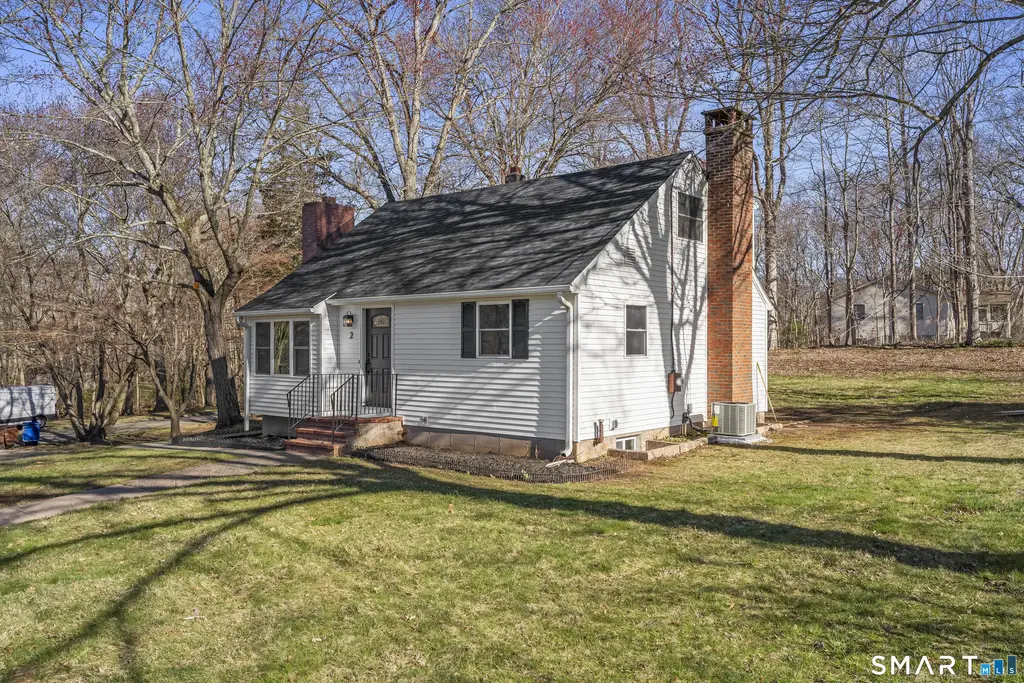 2 Burr Hill Terrace, North Branford