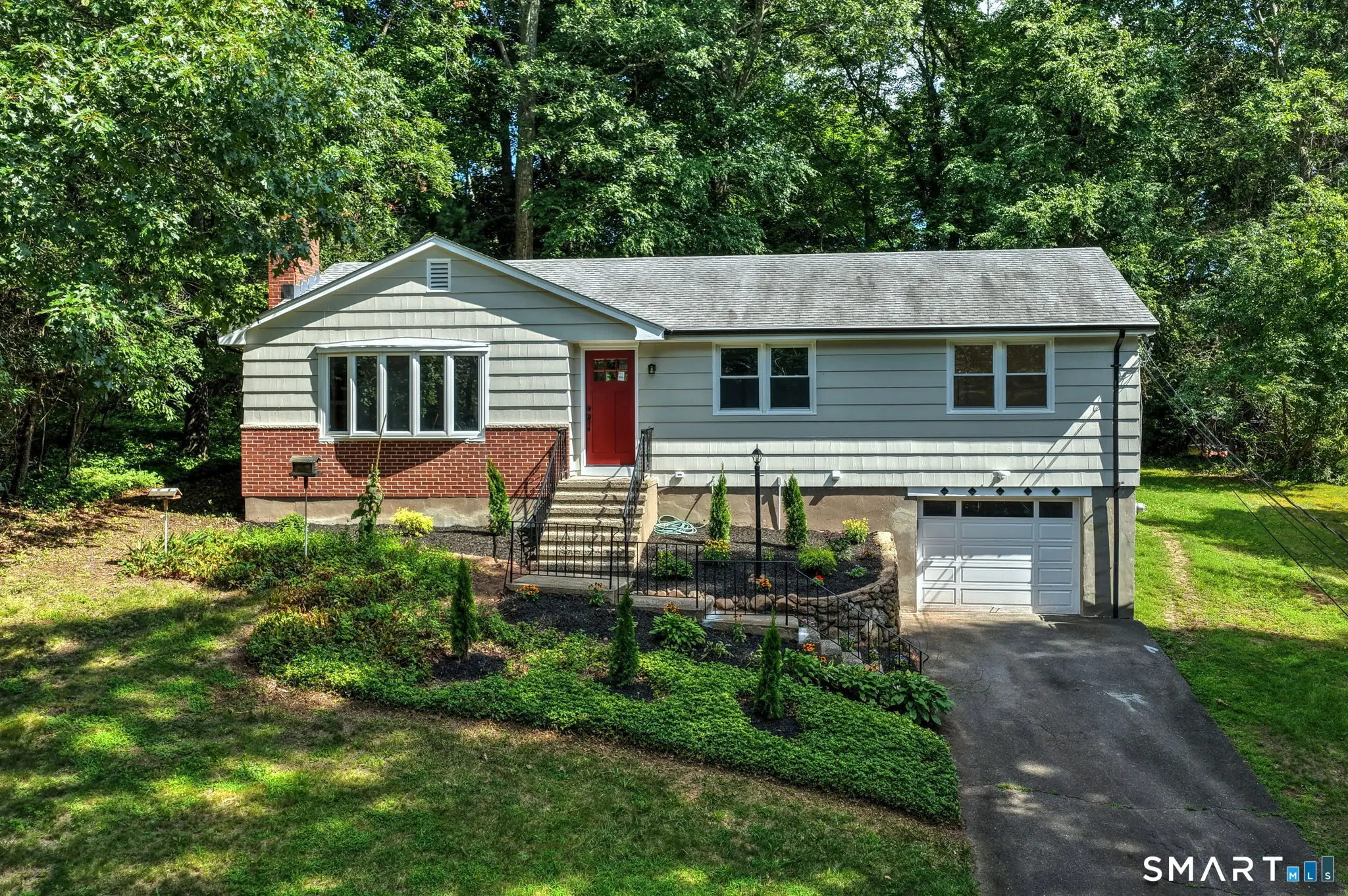 46 Forest Court North, Hamden