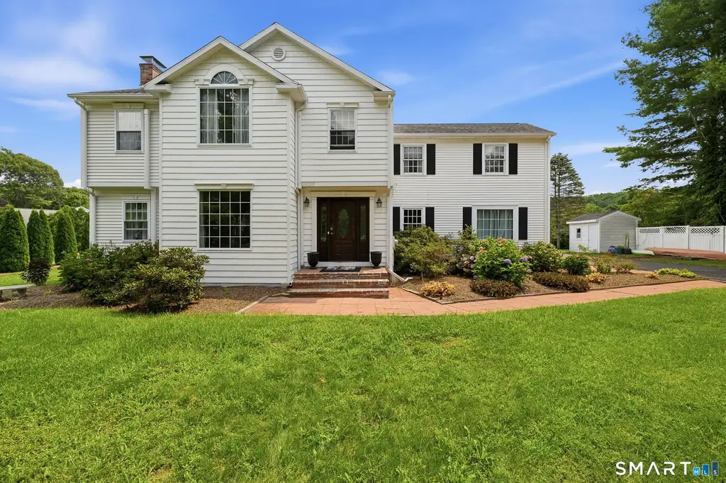 4 Lovers Lane, East Lyme