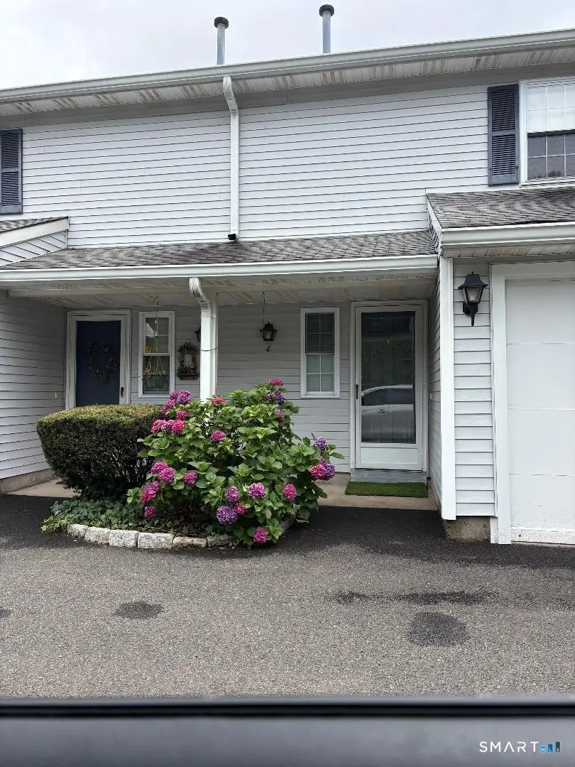 3227 East Main Street E, Waterbury