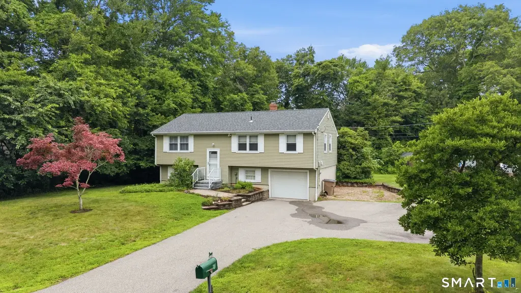 20 South Cobblers Court, East Lyme