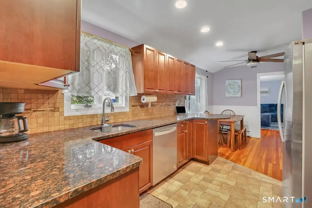 25 Pine Tree Lane, South Windsor