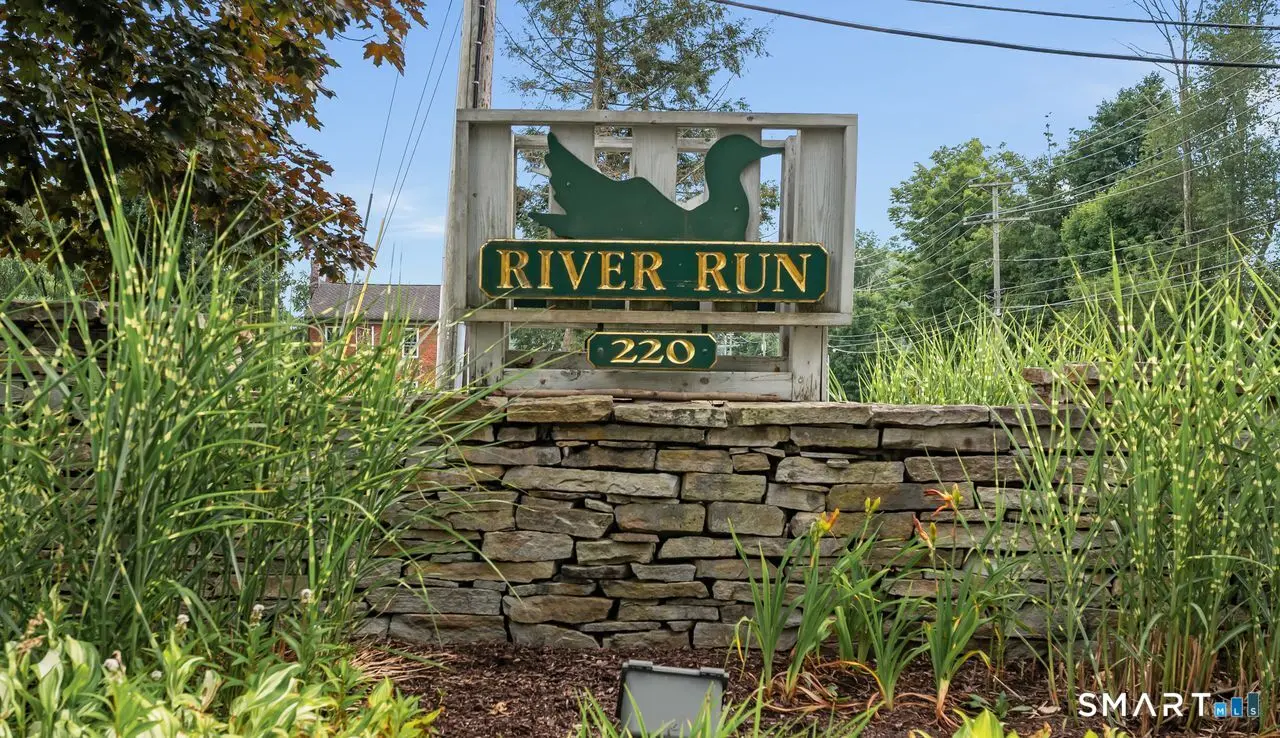 220 Main Street 8g, New Hartford