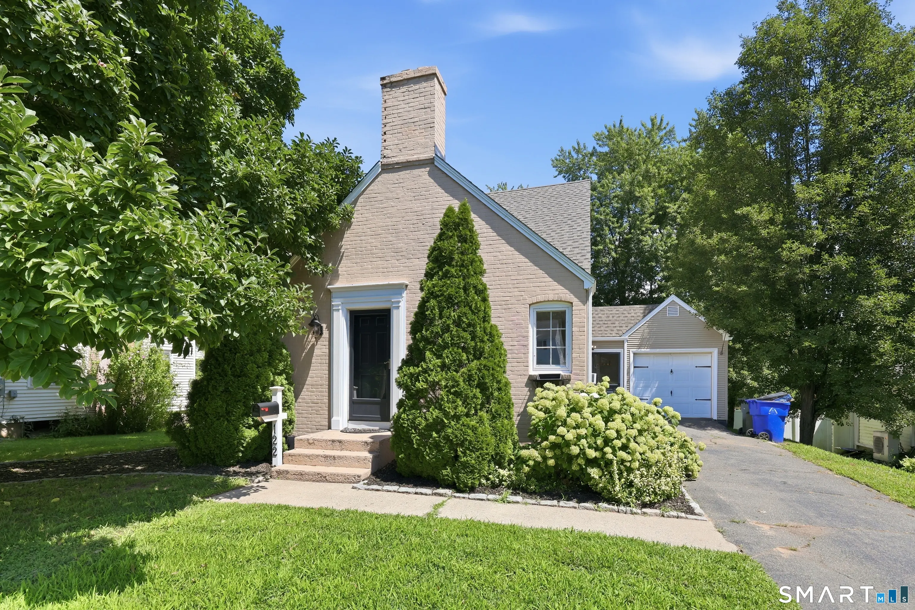 122 Overbrook Road, West Hartford