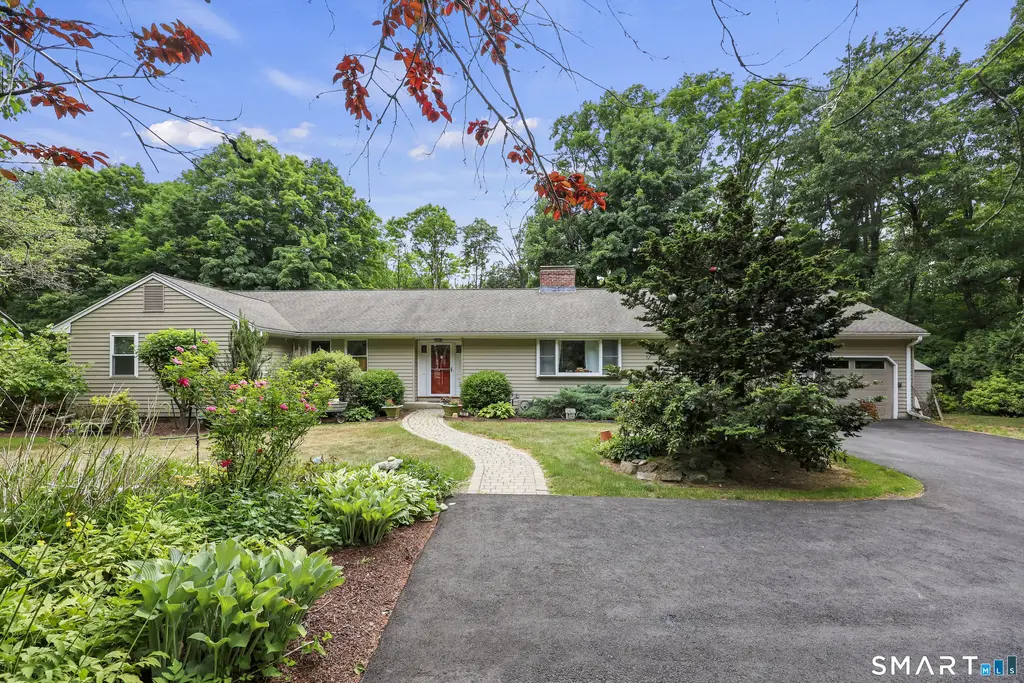 161 Great Pond Road, Simsbury
