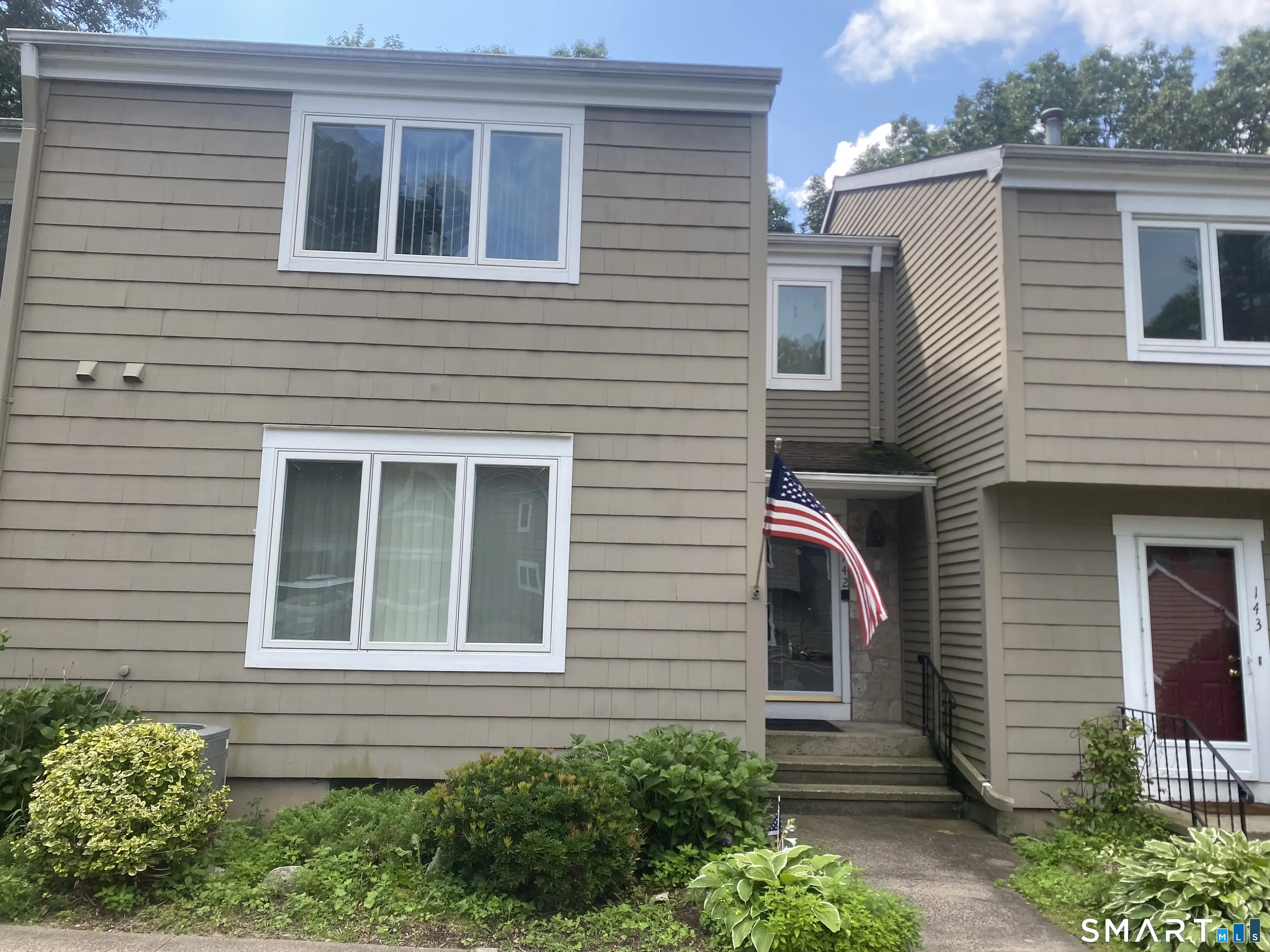 142 Timber Ridge 142, Southington