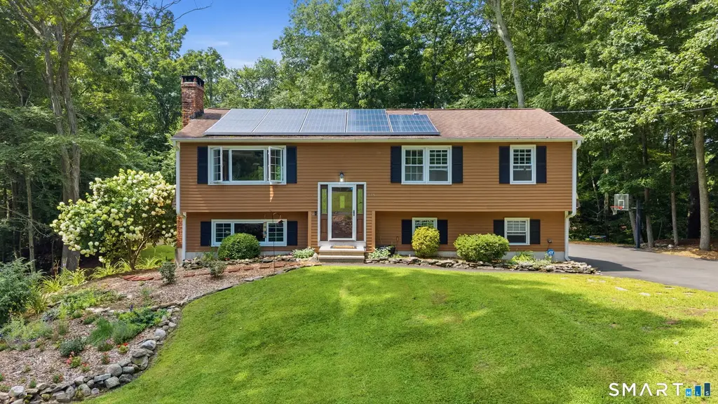 105 Dean Road, East Lyme