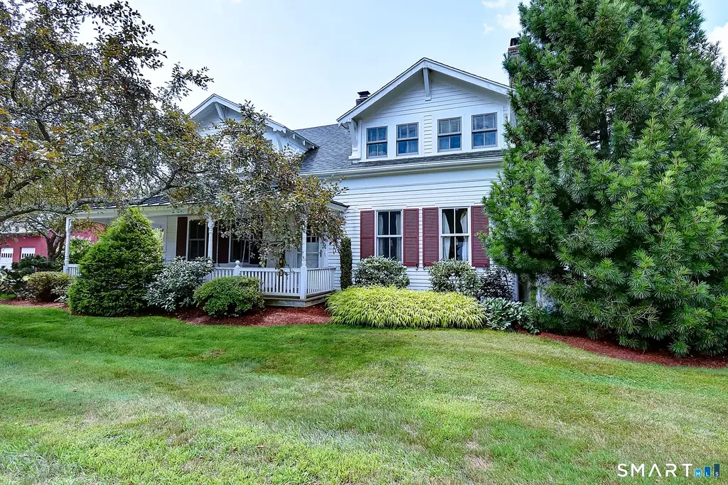 56 Old Farms Road, Willington