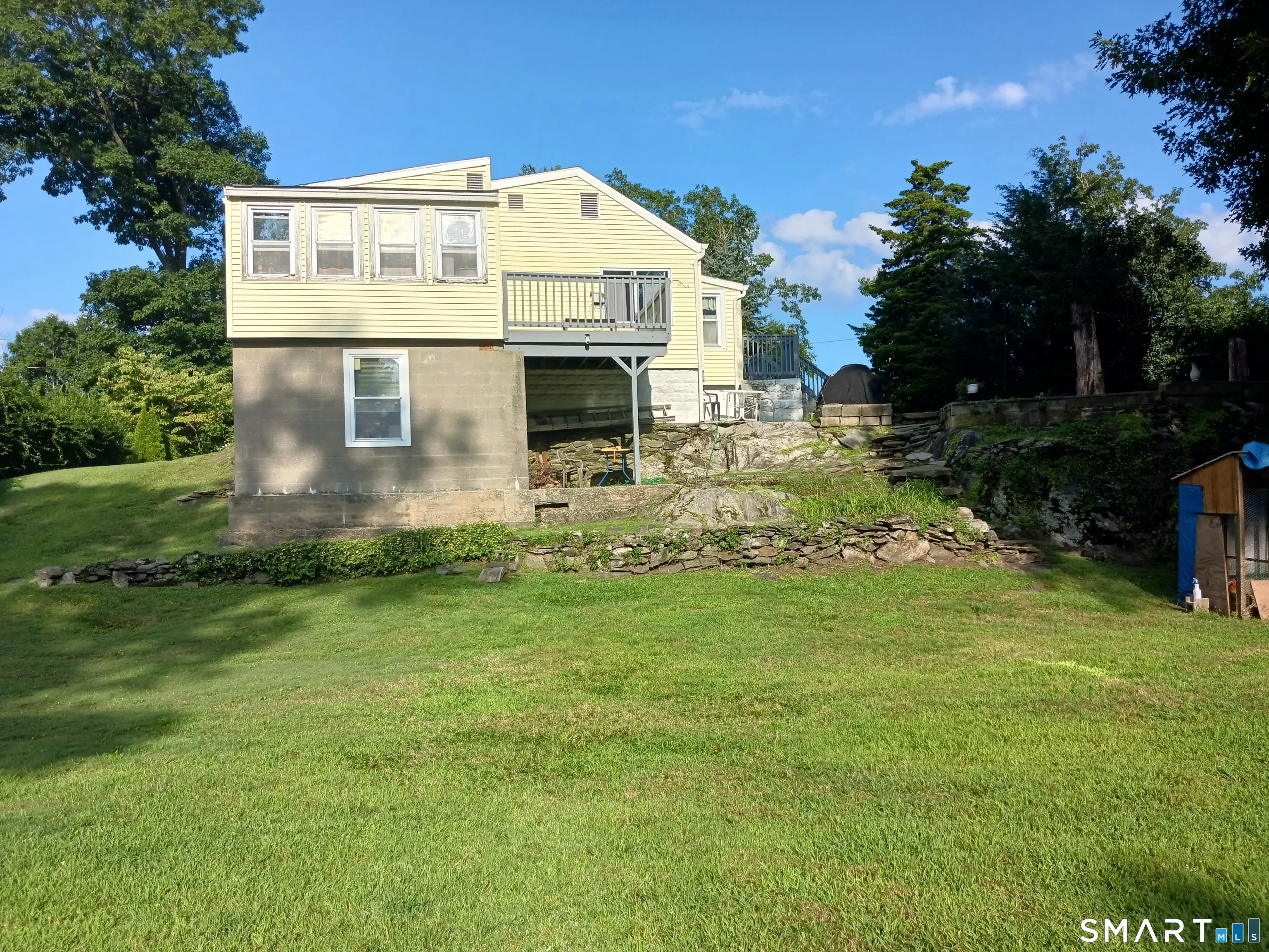 68 Oronoque Trail, Shelton