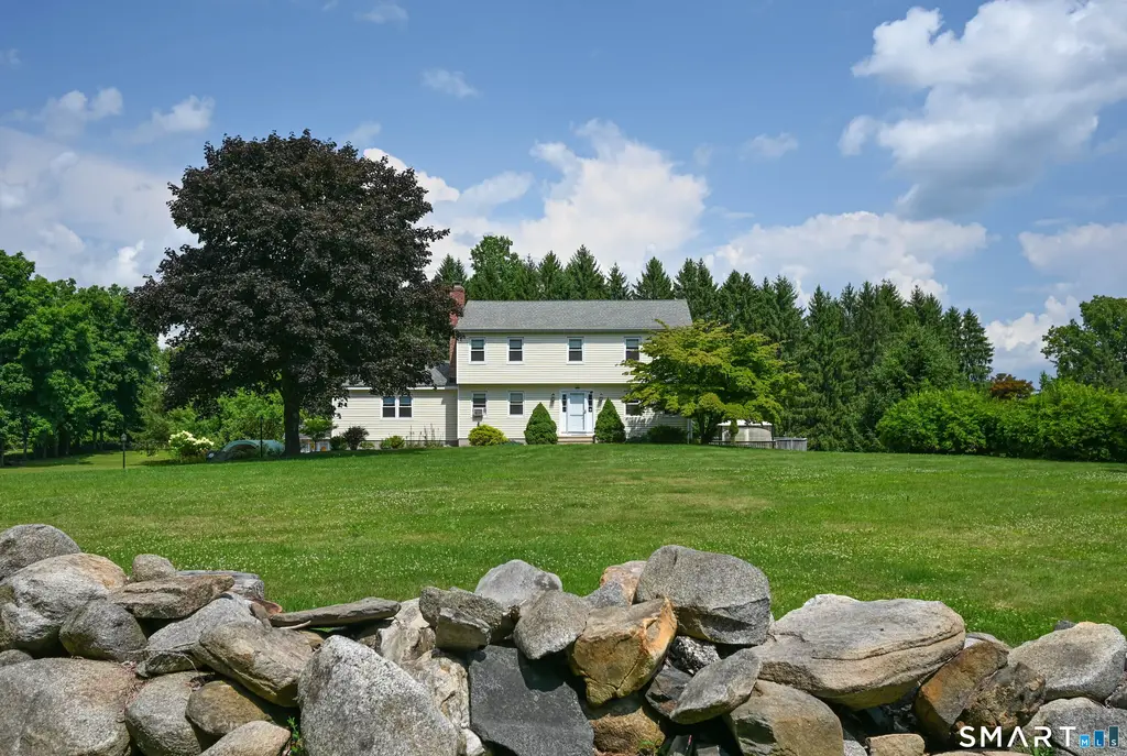47 Obtuse Road South, Brookfield