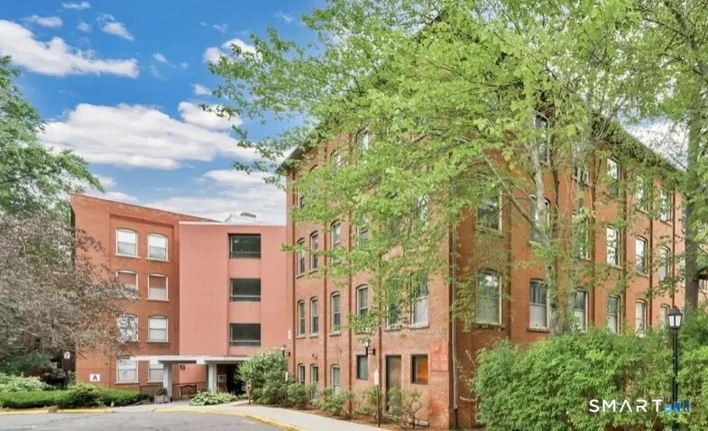 222 Williams Street East 214, Glastonbury