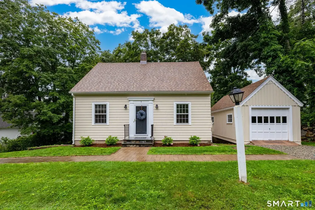6 Keighley Pond Road, East Hampton