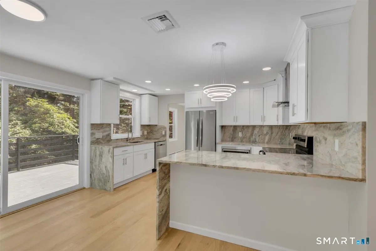 650 Manchester Road, Glastonbury