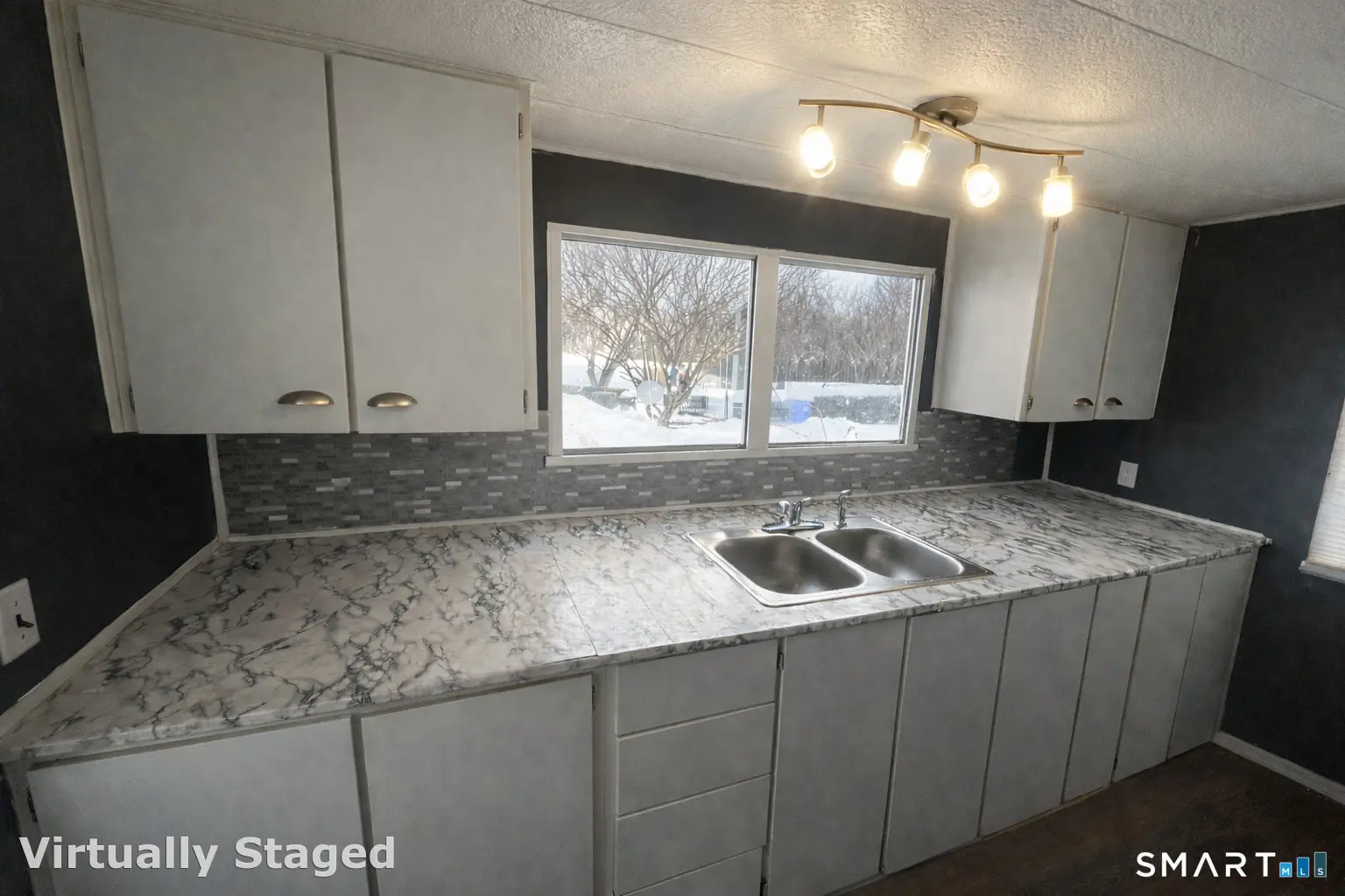 2 Montauk Road, East Hartford