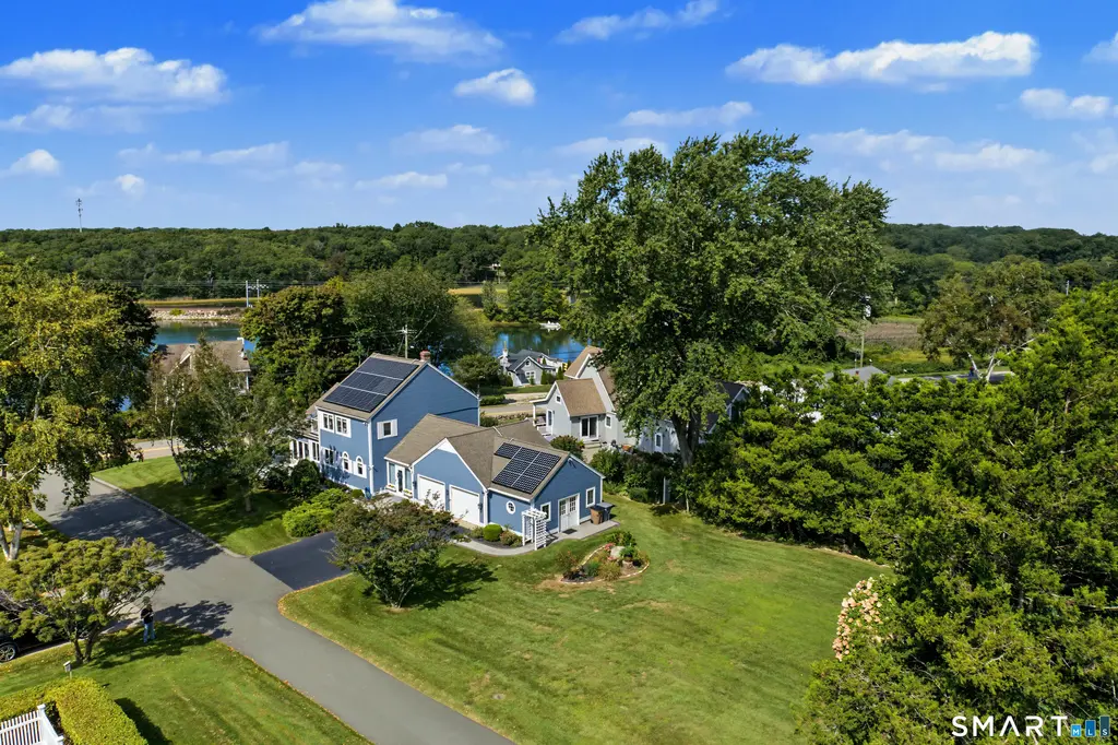 64 Old Black Point Road, East Lyme