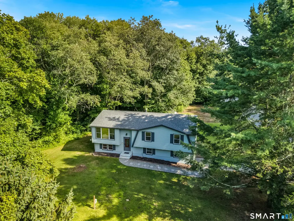1018 Grassy Hill Road, Montville