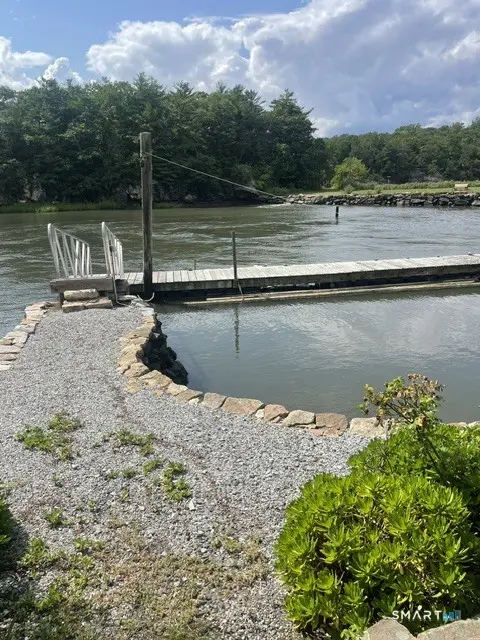 102 Riverview Avenue, Branford