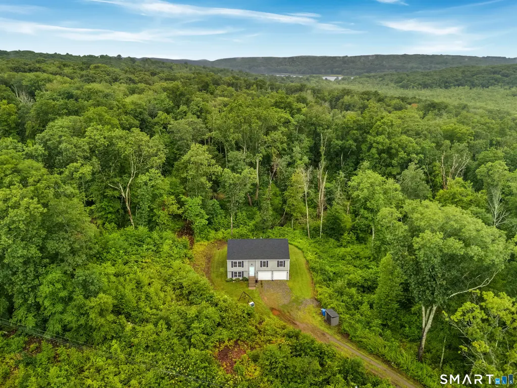 1114 East Lake Road, Montville