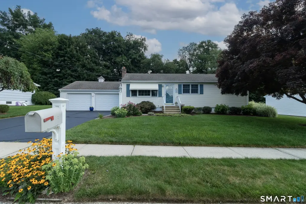39 Candlewood Road, Milford