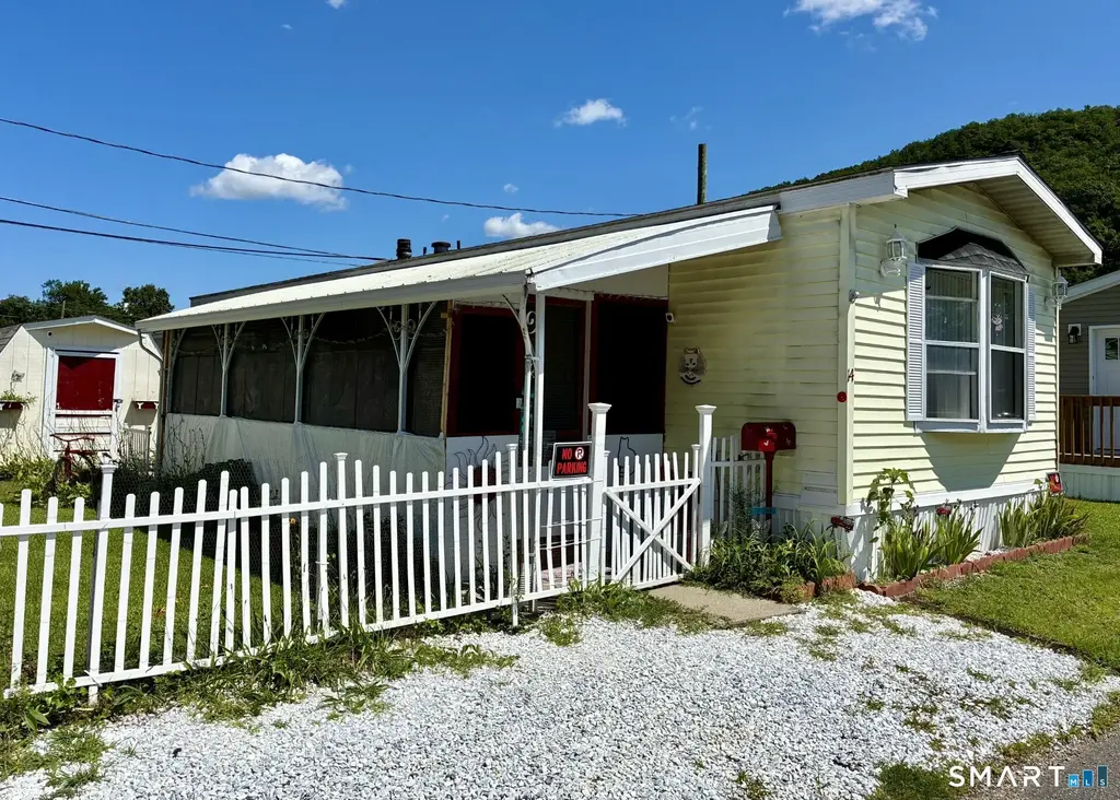 14 Third Street, Beacon Falls