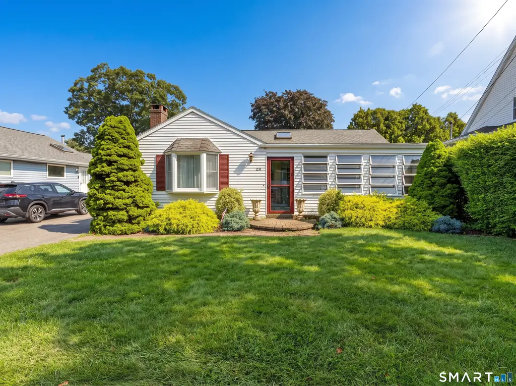 28 Whitecap Road, East Lyme