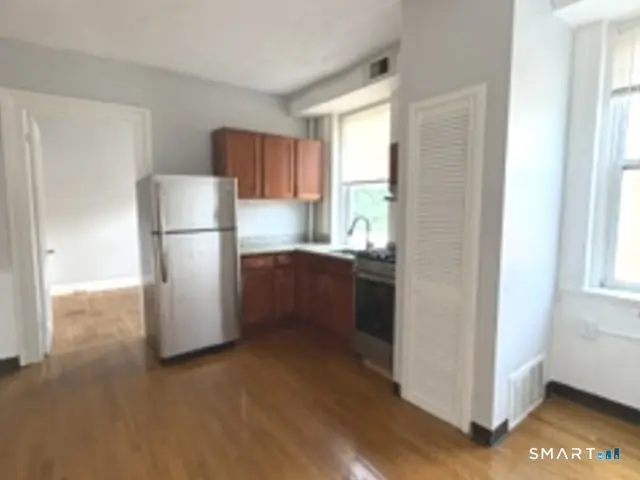 860 State Street 2-e, New Haven