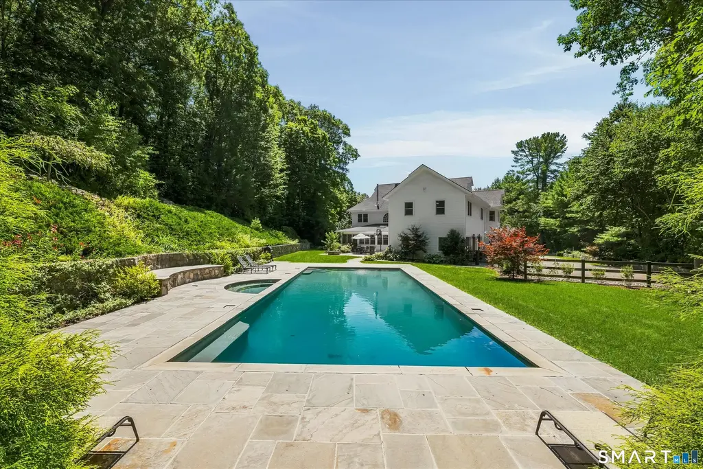 12 Singing Oaks Drive, Weston
