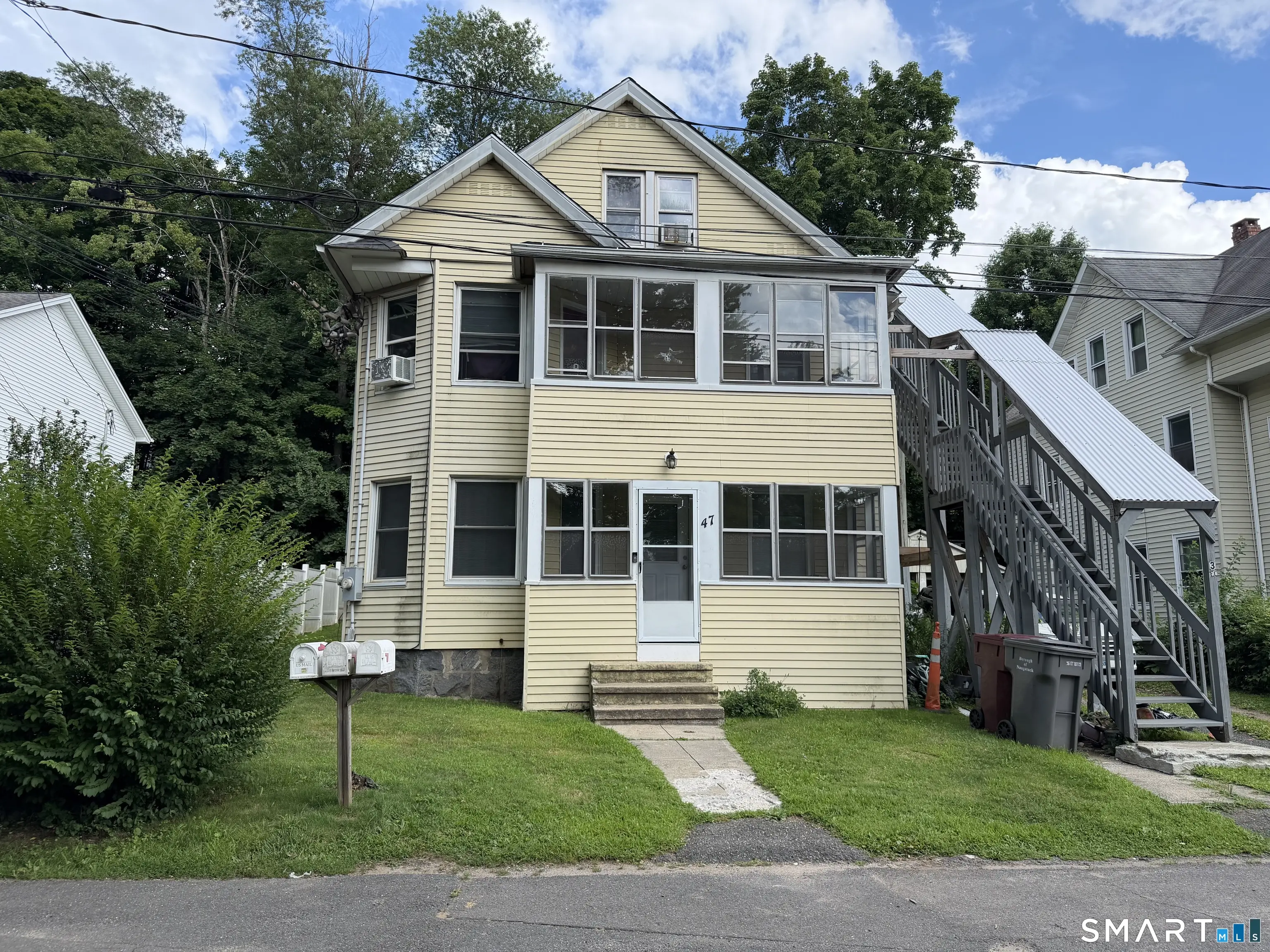 47 Lounsbury Street, Naugatuck
