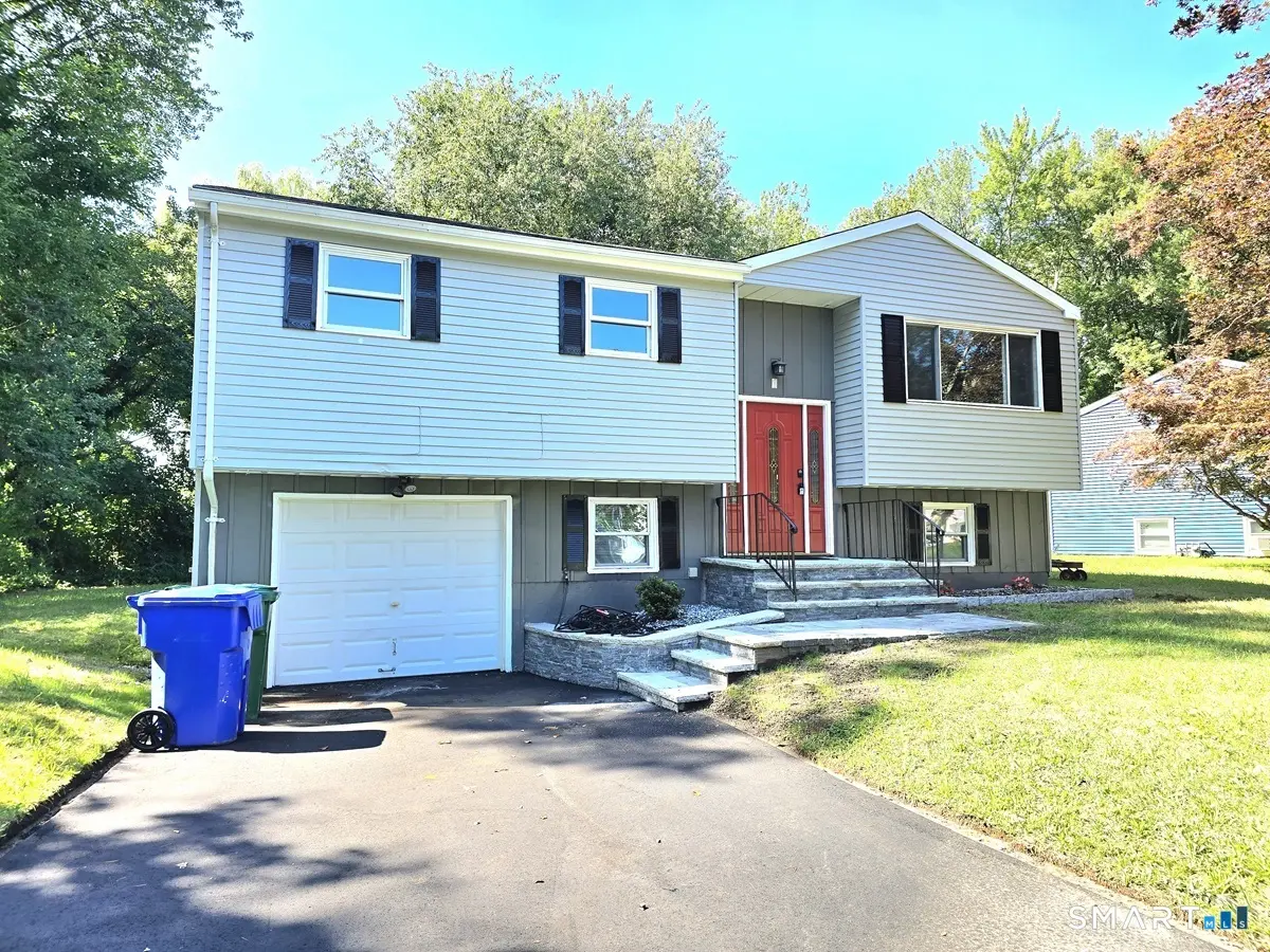 1 Jaybee Drive, Bloomfield